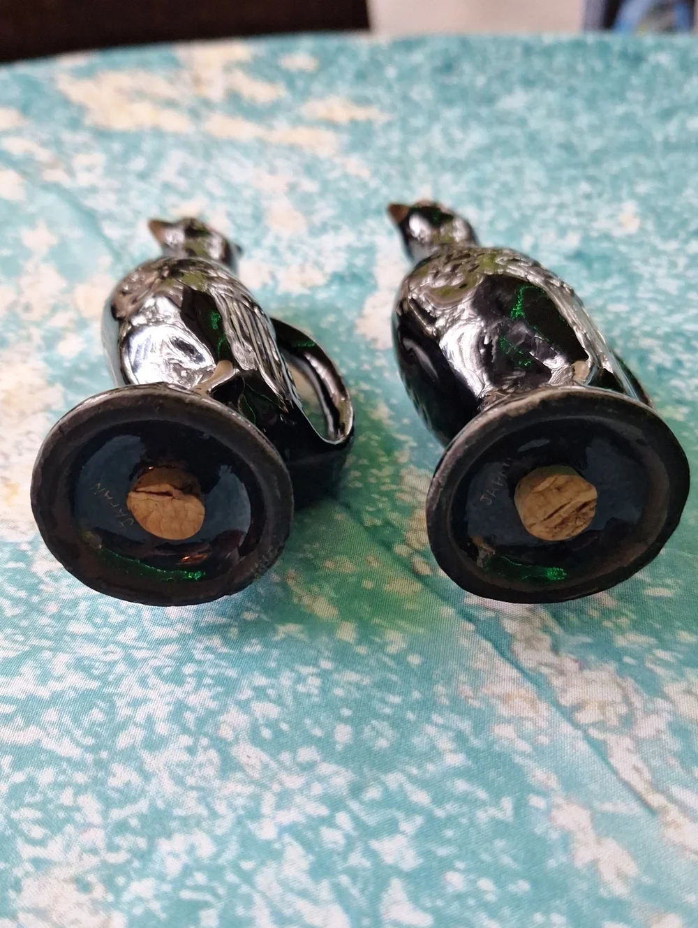 Black Ceramic Bird Salt & Pepper Set - Decorative Home Accent